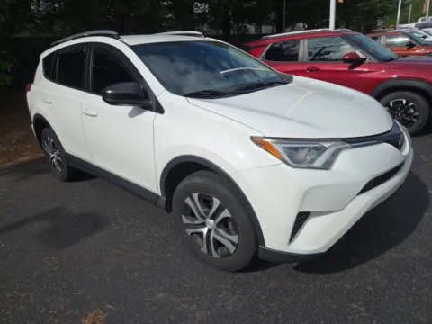 White 2017 Toyota RAV4 LE for sale in Hamburg, PA