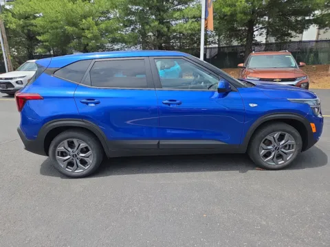 Photos of 2024 Kia Seltos LX for sale in Hamburg, PA at Outten Chevrolet of Hamburg