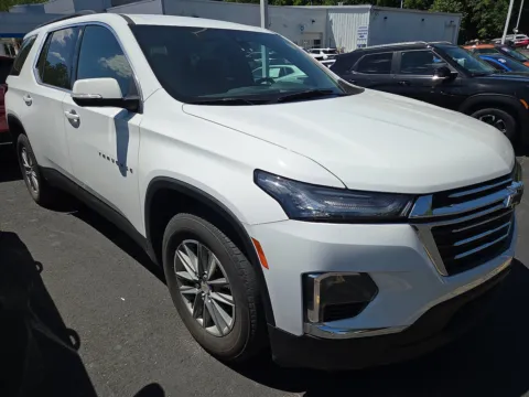 White 2023 Chevrolet Traverse LT Cloth for sale in Hamburg, PA