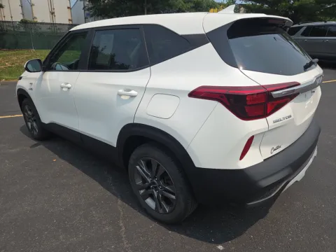 More photos of 2023 Kia Seltos LX at Outten Chevrolet of Hamburg, PA
