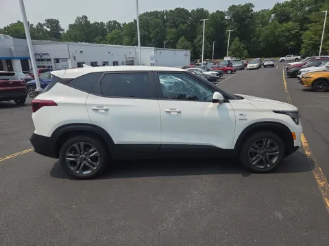 Photos of 2023 Kia Seltos LX for sale in Hamburg, PA at Outten Chevrolet of Hamburg