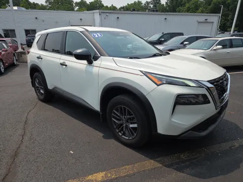 White 2023 Nissan Rogue S for sale in Hamburg, PA