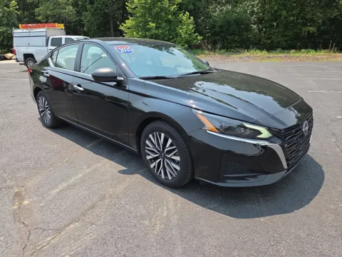 Black 2025 Nissan Altima SV for sale in Hamburg, PA