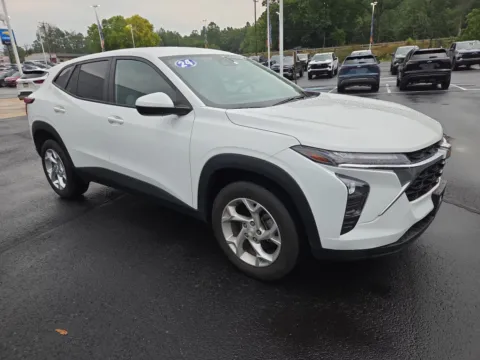 White 2024 Chevrolet Trax LS for sale in Hamburg, PA