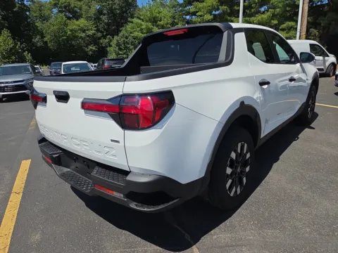 Another view of 2025 Hyundai Santa Cruz SE for sale in Hamburg, PA at Outten Chevrolet of Hamburg