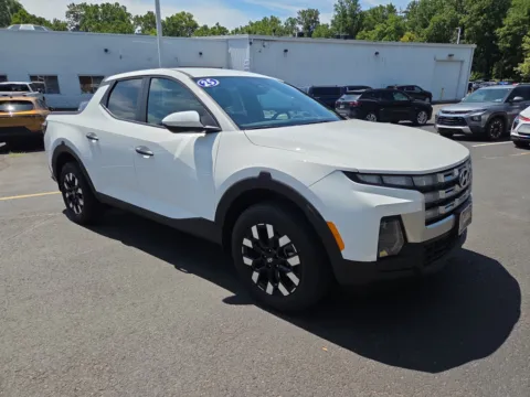 White 2025 Hyundai Santa Cruz SE for sale in Hamburg, PA