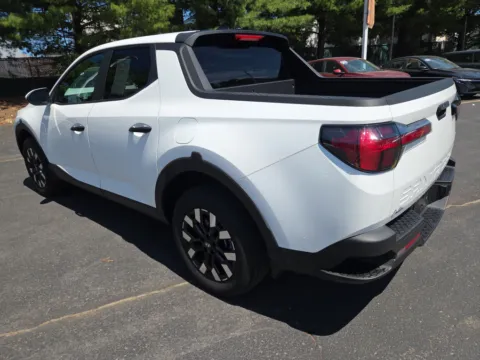 More photos of 2025 Hyundai Santa Cruz SE at Outten Chevrolet of Hamburg, PA