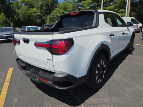 Another view of 2025 Hyundai Santa Cruz SE for sale in Hamburg, PA at Outten Chevrolet of Hamburg