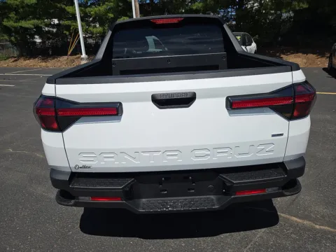 More photos of 2025 Hyundai Santa Cruz SE at Outten Chevrolet of Hamburg, PA