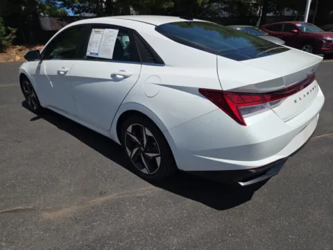 More photos of 2022 Hyundai Elantra SEL at Outten Chevrolet of Hamburg, PA