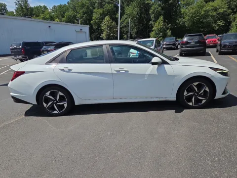 Photos of 2022 Hyundai Elantra SEL for sale in Hamburg, PA at Outten Chevrolet of Hamburg