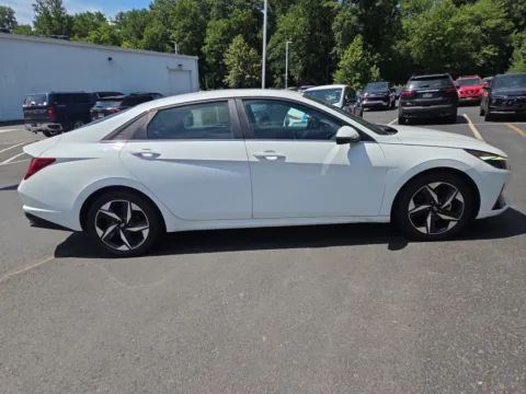 Photos of 2022 Hyundai Elantra SEL for sale in Hamburg, PA at Outten Chevrolet of Hamburg