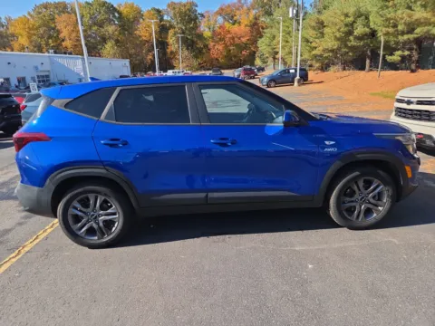 Photos of 2023 Kia Seltos LX for sale in Hamburg, PA at Outten Chevrolet of Hamburg