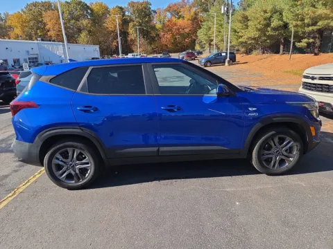 Photos of 2023 Kia Seltos LX for sale in Hamburg, PA at Outten Chevrolet of Hamburg