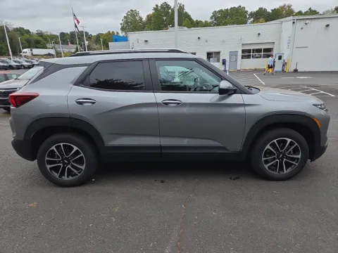 Photos of 2024 Chevrolet Trailblazer LT for sale in Hamburg, PA at Outten Chevrolet of Hamburg