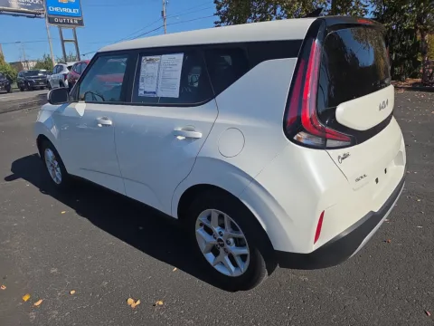 More photos of 2023 Kia Soul LX at Outten Chevrolet of Hamburg, PA