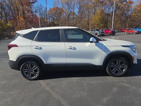 Photos of 2023 Kia Seltos LX for sale in Hamburg, PA at Outten Chevrolet of Hamburg