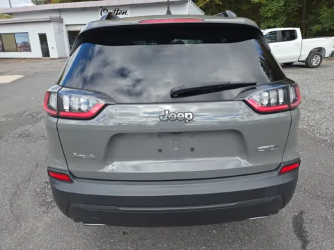 More photos of 2022 Jeep Cherokee Latitude Lux at Outten Chrysler Dodge Jeep Ram of Tamaqua, PA