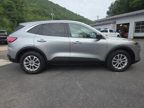 Photos of 2022 Ford Escape SE for sale in Tamaqua, PA at Outten Chrysler Dodge Jeep Ram of Tamaqua