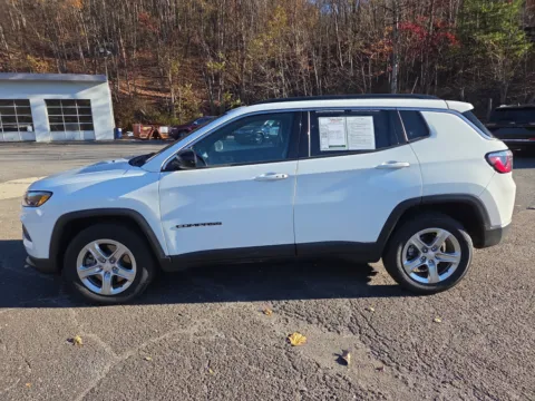 More photos of 2024 Jeep Compass Latitude at Outten Chrysler Dodge Jeep Ram of Tamaqua, PA