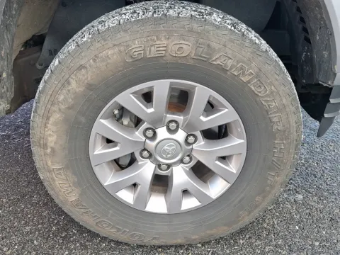 More photos of 2016 Toyota Tacoma SR5 V6 at Outten Chevrolet Allentown, PA