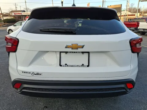 More photos of 2024 Chevrolet Trax FWD SP at Outten Chevrolet Allentown, PA