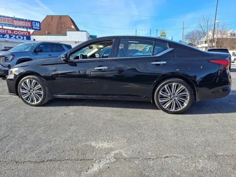 Photos of 2023 Nissan Altima SL Intelligent AWD for sale in Allentown, PA at Outten Chevrolet Allentown