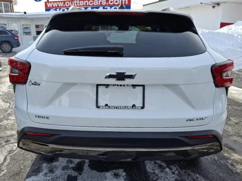 Another view of 2024 Chevrolet Trax FWD ACTIV for sale in Allentown, PA at Outten Chevrolet Allentown