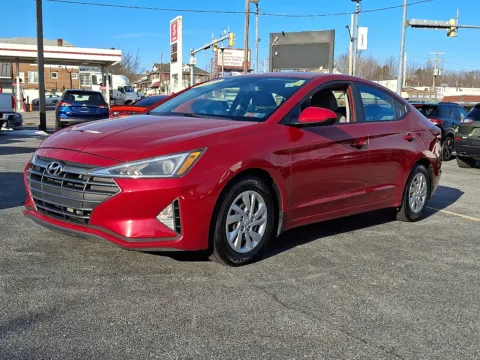 Red 2019 Hyundai Elantra SE for sale in Allentown, PA