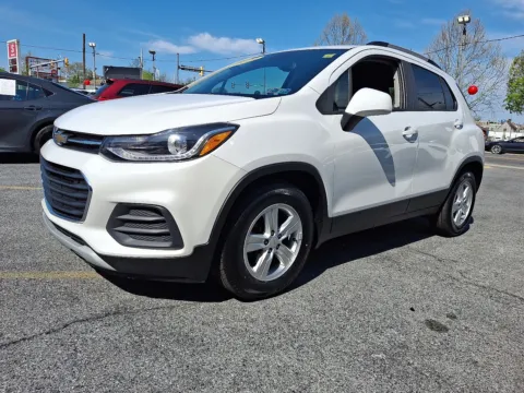 White 2021 Chevrolet Trax FWD LT for sale in Allentown, PA