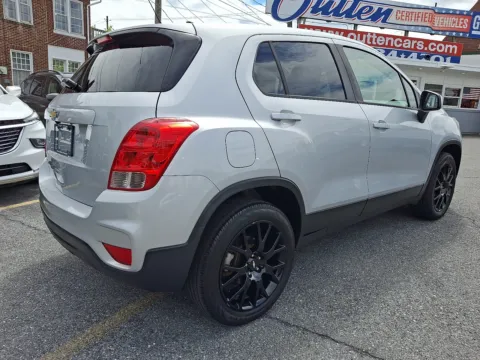 More photos of 2020 Chevrolet Trax AWD LS at Outten Chevrolet Allentown, PA