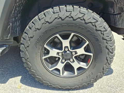 More photos of 2020 Jeep Wrangler Unlimited Rubicon 4x4 at Outten Chevrolet Allentown, PA