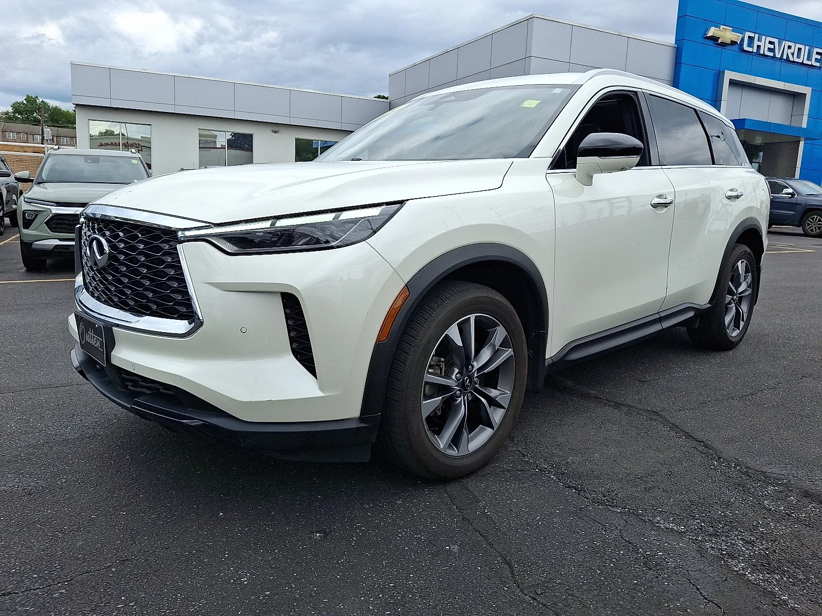 White 2024 INFINITI QX60 LUXE AWD for sale in Allentown, PA
