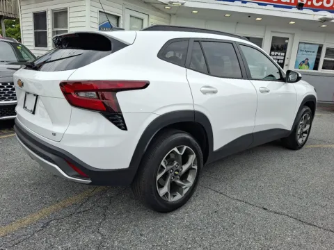 More photos of 2024 Chevrolet Trax FWD LT at Outten Chevrolet Allentown, PA
