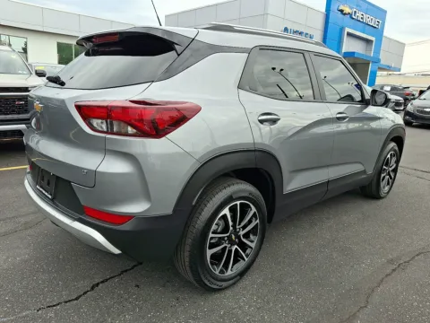 More photos of 2026 Chevrolet Trailblazer FWD LT at Outten Chevrolet Allentown, PA