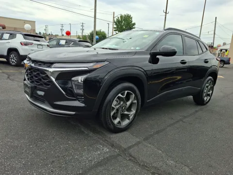 Black 2024 Chevrolet Trax FWD LT for sale in Allentown, PA