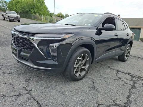 Black 2024 Chevrolet Trax FWD LT for sale in Allentown, PA