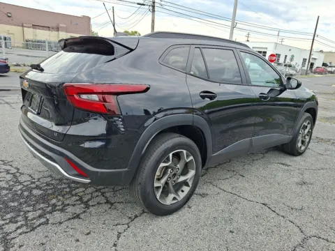 More photos of 2024 Chevrolet Trax FWD LT at Outten Chevrolet Allentown, PA