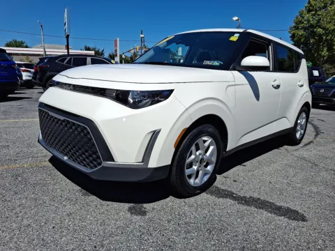 White 2025 Kia Soul LX for sale in Allentown, PA