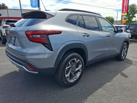 More photos of 2025 Chevrolet Trax FWD LT at Outten Chevrolet Allentown, PA