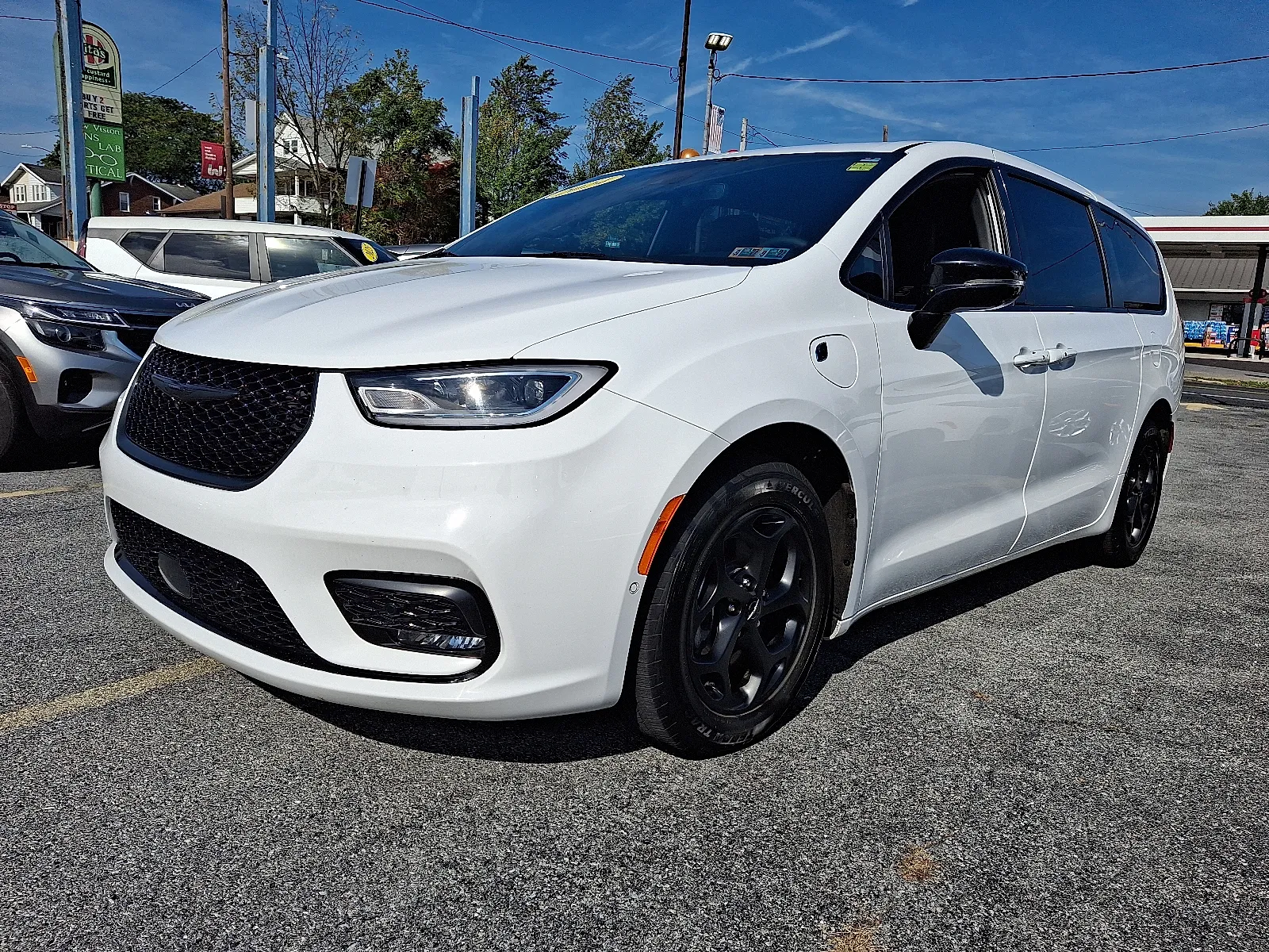 White 2024 Chrysler Pacfica Hbrido S Appearance Pkg for sale in Allentown, PA