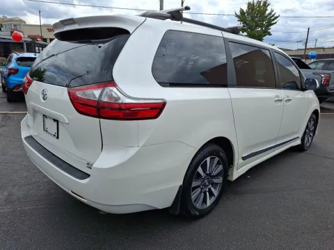 More photos of 2018 Toyota Sienna XLE 7 Passenger at Outten Chevrolet Allentown, PA