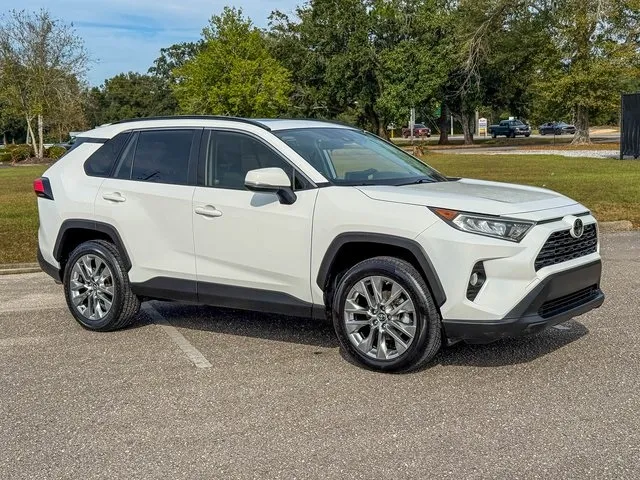 2019 Toyota RAV4 XLE Premium