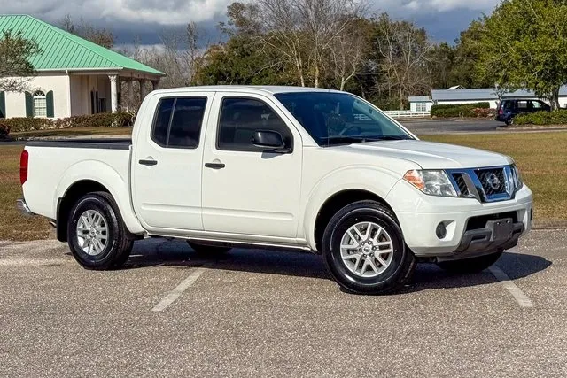 2019 Nissan Frontier SV's photo