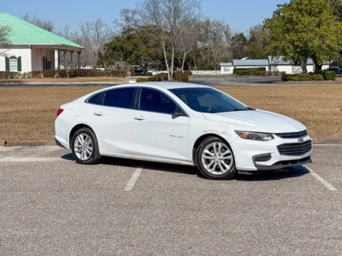 White 2017 Chevrolet Malibu LT for sale in Foley, AL