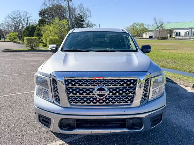 2018 Nissan Titan SV - Photo 10