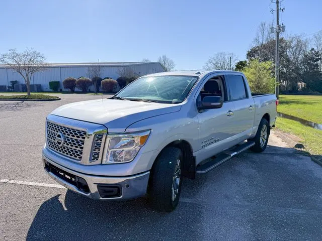 2018 Nissan Titan SV - Photo 9