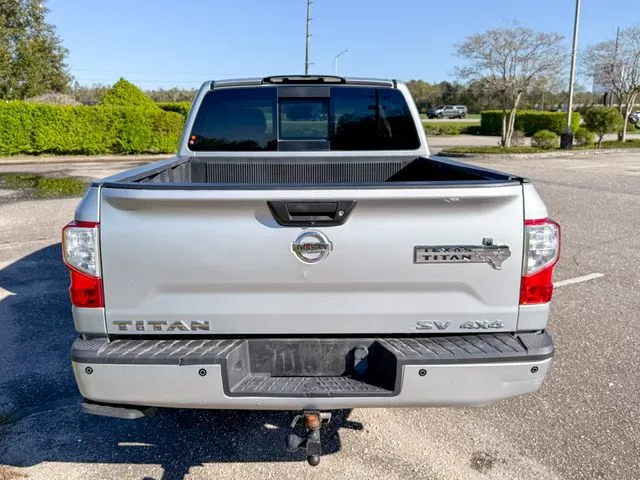 2018 Nissan Titan SV - Photo 5