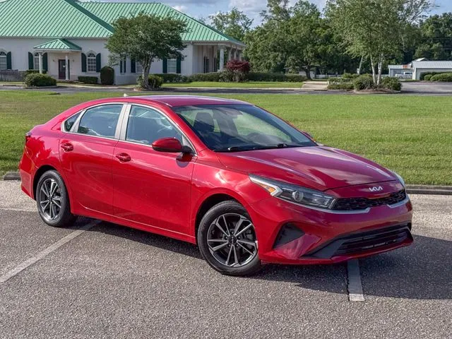 2022 Kia Forte LXS AT's photo