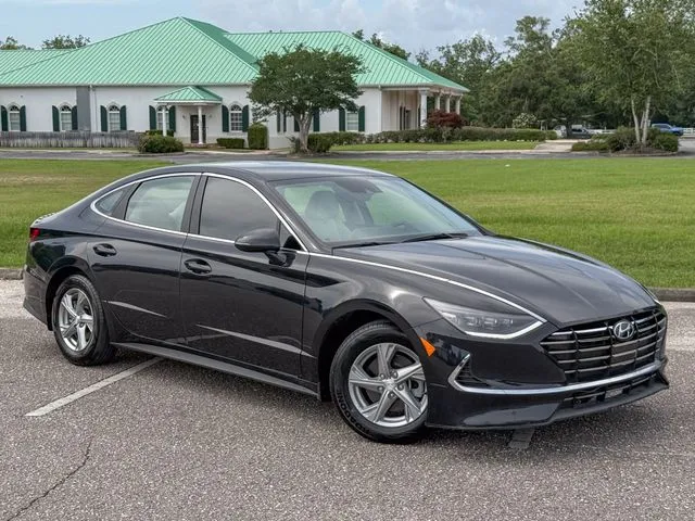 2023 Hyundai Sonata SE's photo